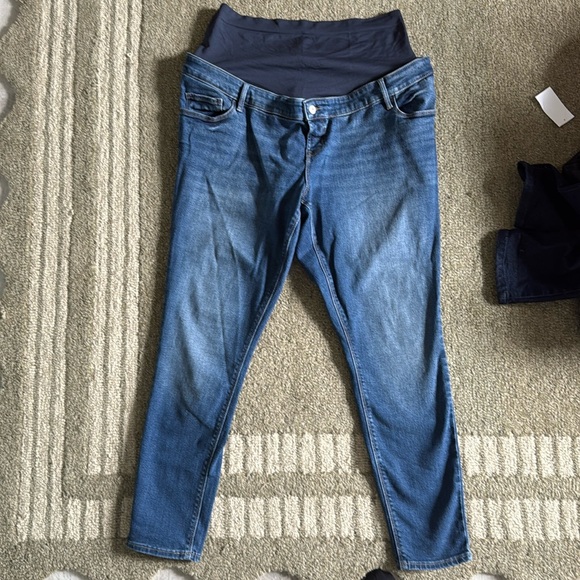 Old Navy Denim - Women’s maternity jeans